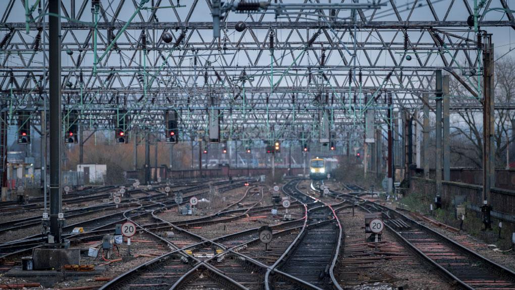 Tracks at GB station